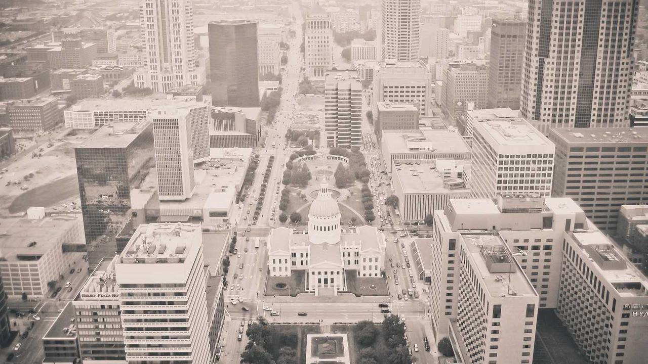 서브 주인공(Sub Main Character) 완벽 가이드: 주인공만큼 사랑받는 2인자 캐릭터 만드는 법