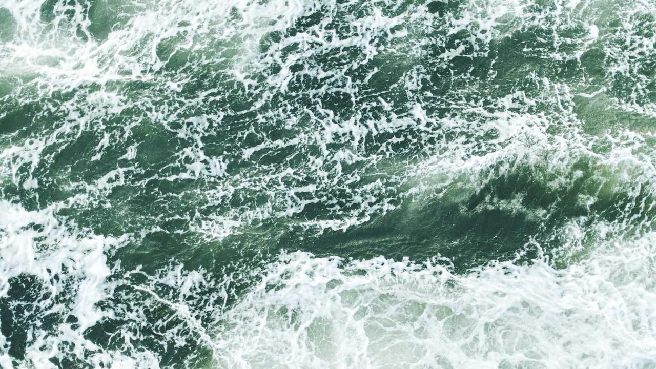 2026년 여자 가죽자켓 코디 가이드: 세련미와 실용성을 모두 잡는 7가지 스타일링 비법